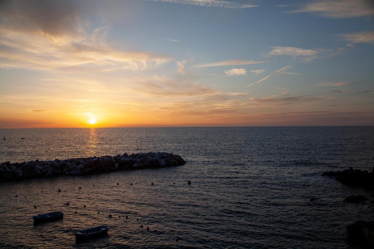 Ciao Bella Seafront Apartment ริโอมัจโจเร ภายนอก รูปภาพ